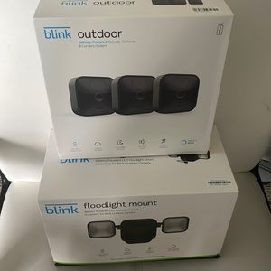 Blink Outoor 3 Camera System + Floodlight Mount
